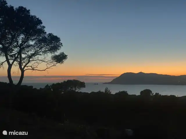 Revé d'Azur en Francia, Var, Nans-les-Pins - casa vacacional Ambiente nocturno en el Mediterráneo