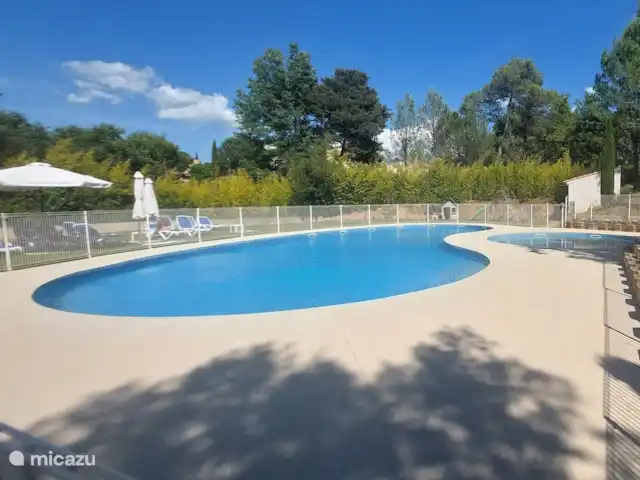 Revé d'Azur en Francia, Var, Nans-les-Pins - casa vacacional Gran parque/piscina comunitaria