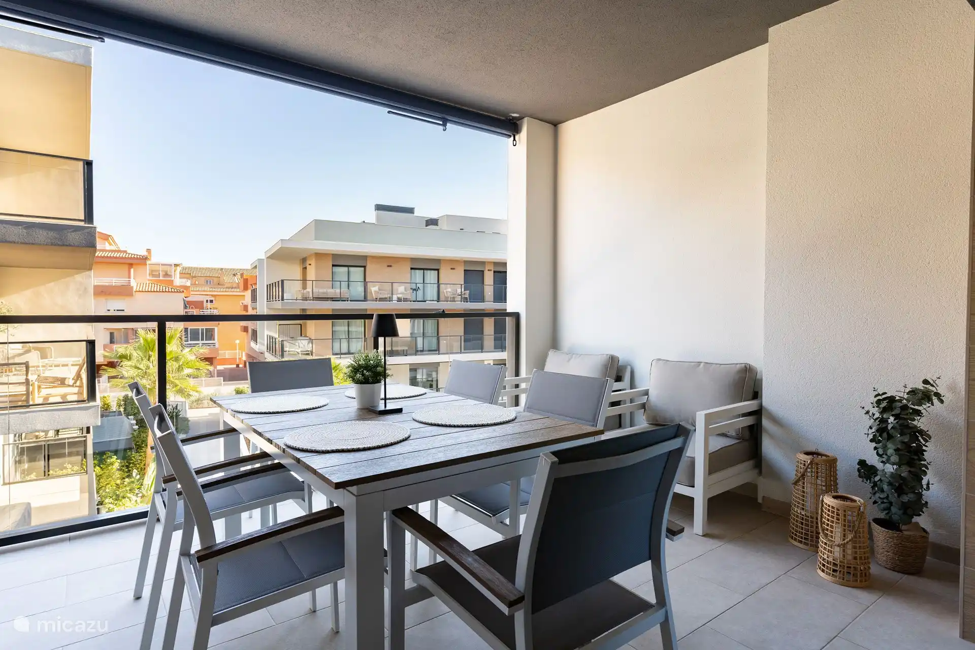 Essbereich auf der Terrasse für 6 Personen.