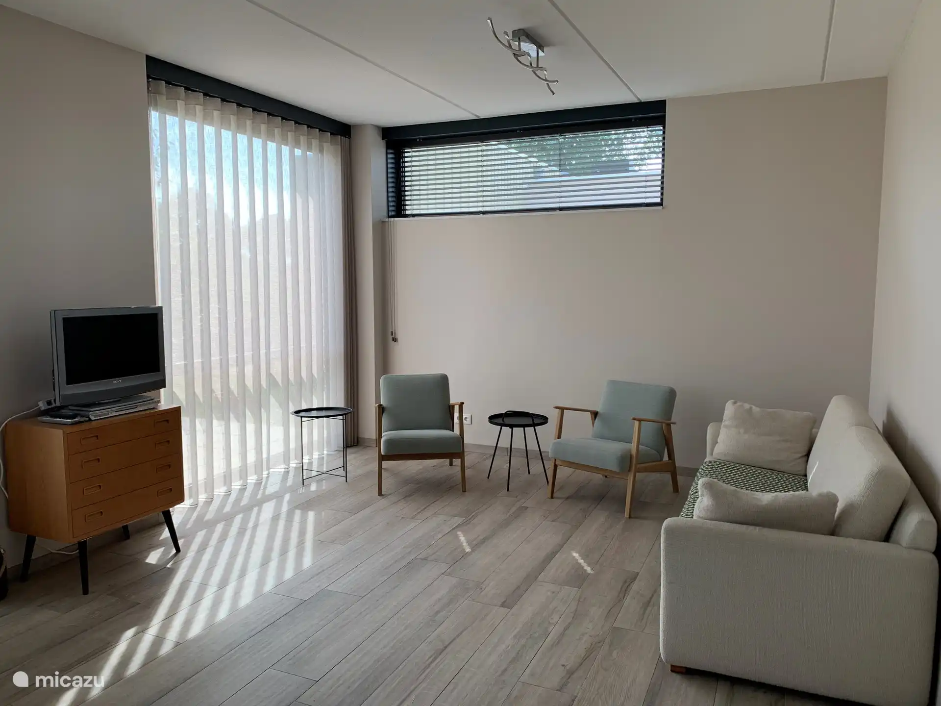 Woonkamer met zithoek