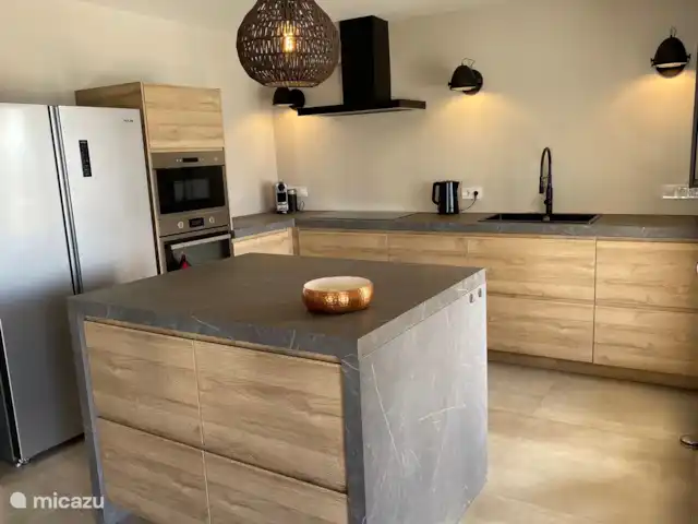 Villa Corniche con vistas al mar en St Tropez en Francia, Costa Azul, Les Issambres - villa Cocina con todos los electrodomésticos