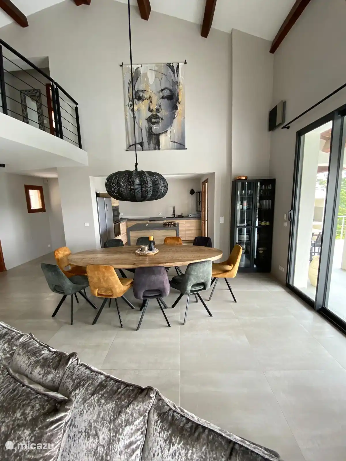 Offene Küche mit Esstisch