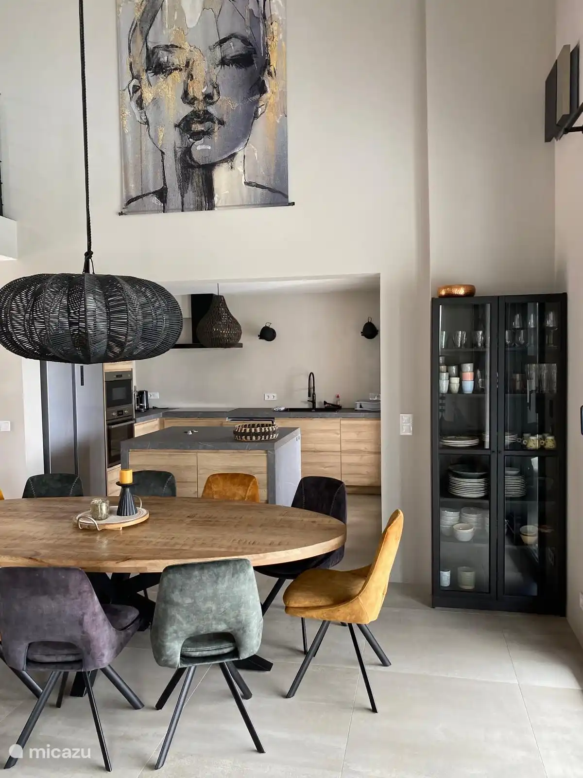 Offene Küche mit Esstisch