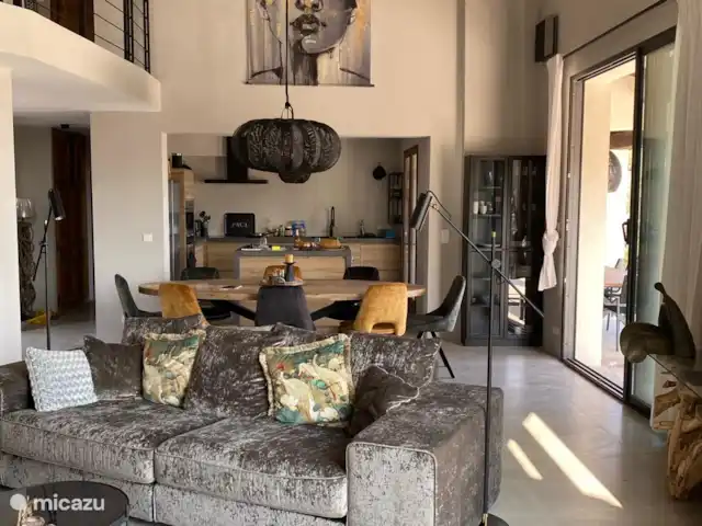 Villa Corniche con vistas al mar en St Tropez en Francia, Costa Azul, Les Issambres - villa Cocina abierta