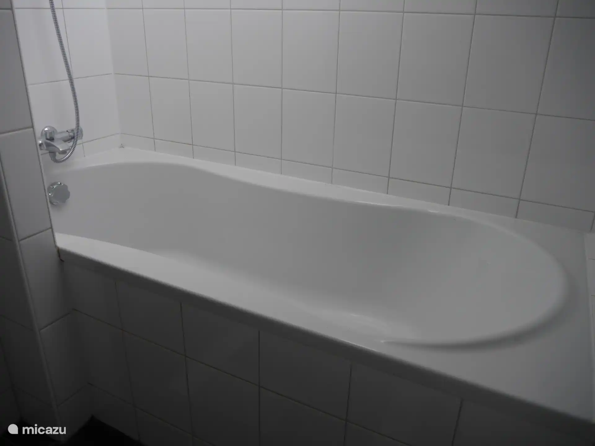 Badewanne im Badezimmer im Obergeschoss