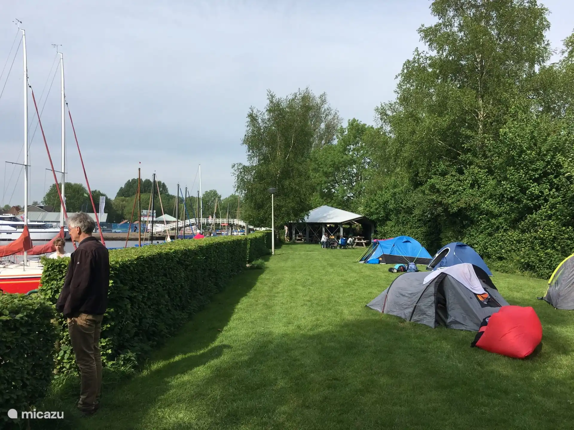 Am Hafen ist immer genug Platz für ein extra Zelt 