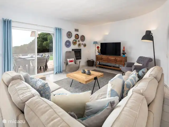 Casa das Areias Brancas en Portugal, Algarve, Carvoeiro - villa Salón luminoso, espacioso y confortable.