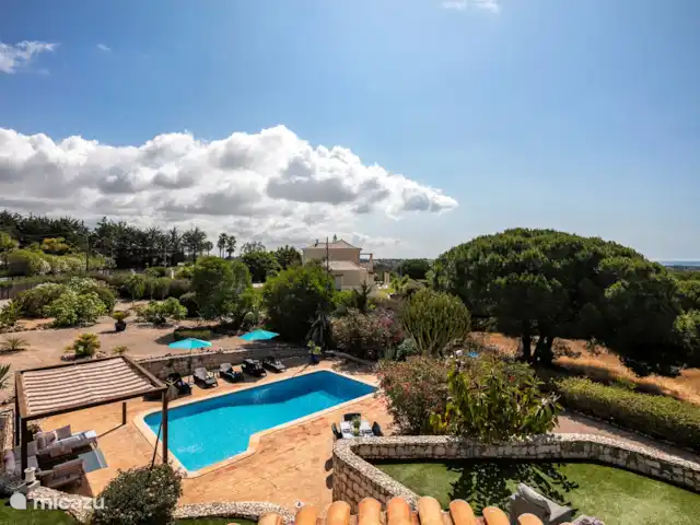 Casa das Areias Brancas en Portugal, Algarve, Carvoeiro - villa zona de piscina