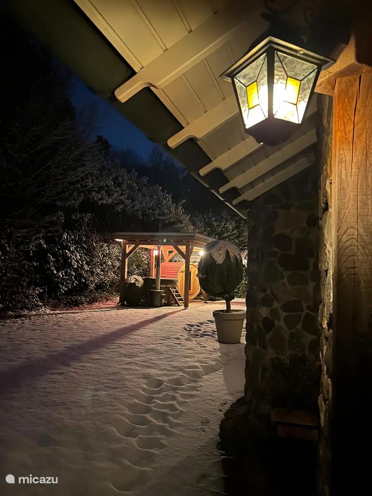 Welnesstuin Bosparel in de sneeuw