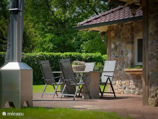 Bosparel huren in Nederland, Overijssel, Holten - vakantiehuis Terras met grote parasol