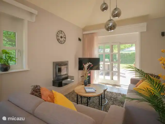 Bosparel huren in Nederland, Overijssel, Holten - vakantiehuis Leefruimte met zicht op terras