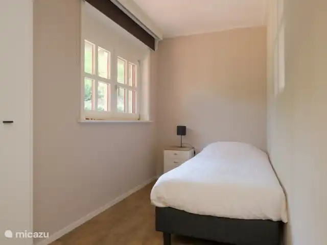 Bosparel huren in Nederland, Overijssel, Holten - vakantiehuis Kleinste slaapkamer met 1-persoons boxpring bed 90x210