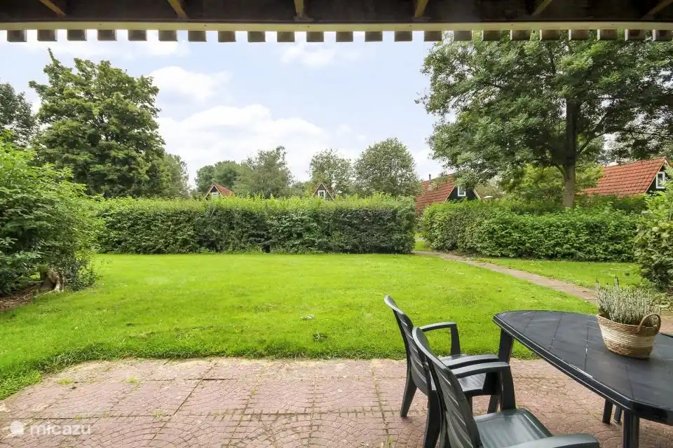 Un jardin profond est entièrement à votre disposition pendant votre séjour.