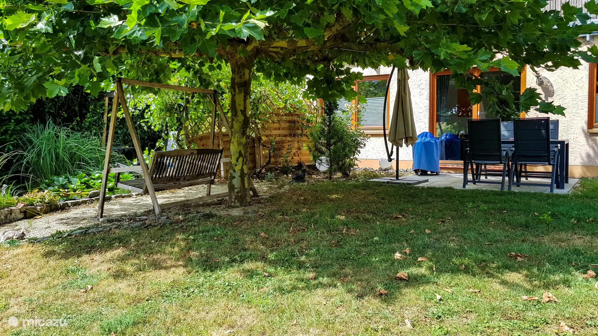 Private Terrasse und Garten