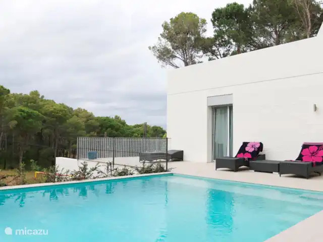 Can Cigonyes en España, Costa Brava, Pals - villa