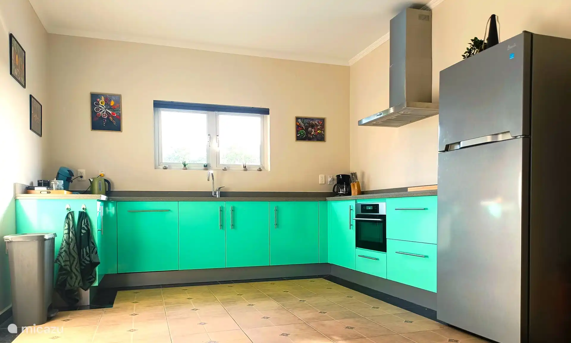 Very spacious kitchen with all necessary amenities. Electric cooking (induction).