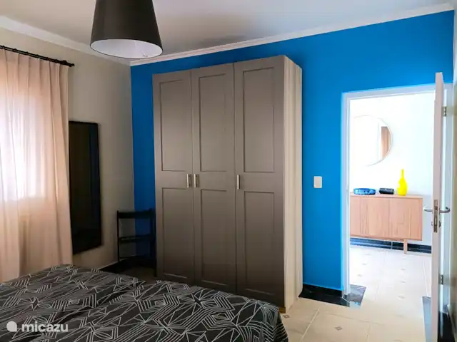 Dulsura | Curaçao, Banda Abou (ouest), Big Mountain - villa Toutes les chambres sont spacieuses et disposent de grands placards de rangement.