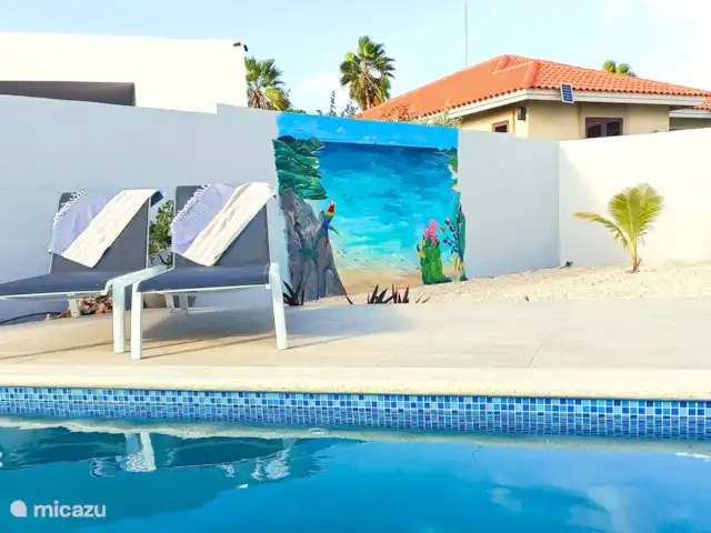 Dulsura | Curaçao, Banda Abou (ouest), Big Mountain - villa Jardin avec fresque murale et station de pompage.
