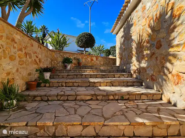 Villa Marjal | Espagne, Costa Blanca, Orba - villa escaliers menant au patio intérieur