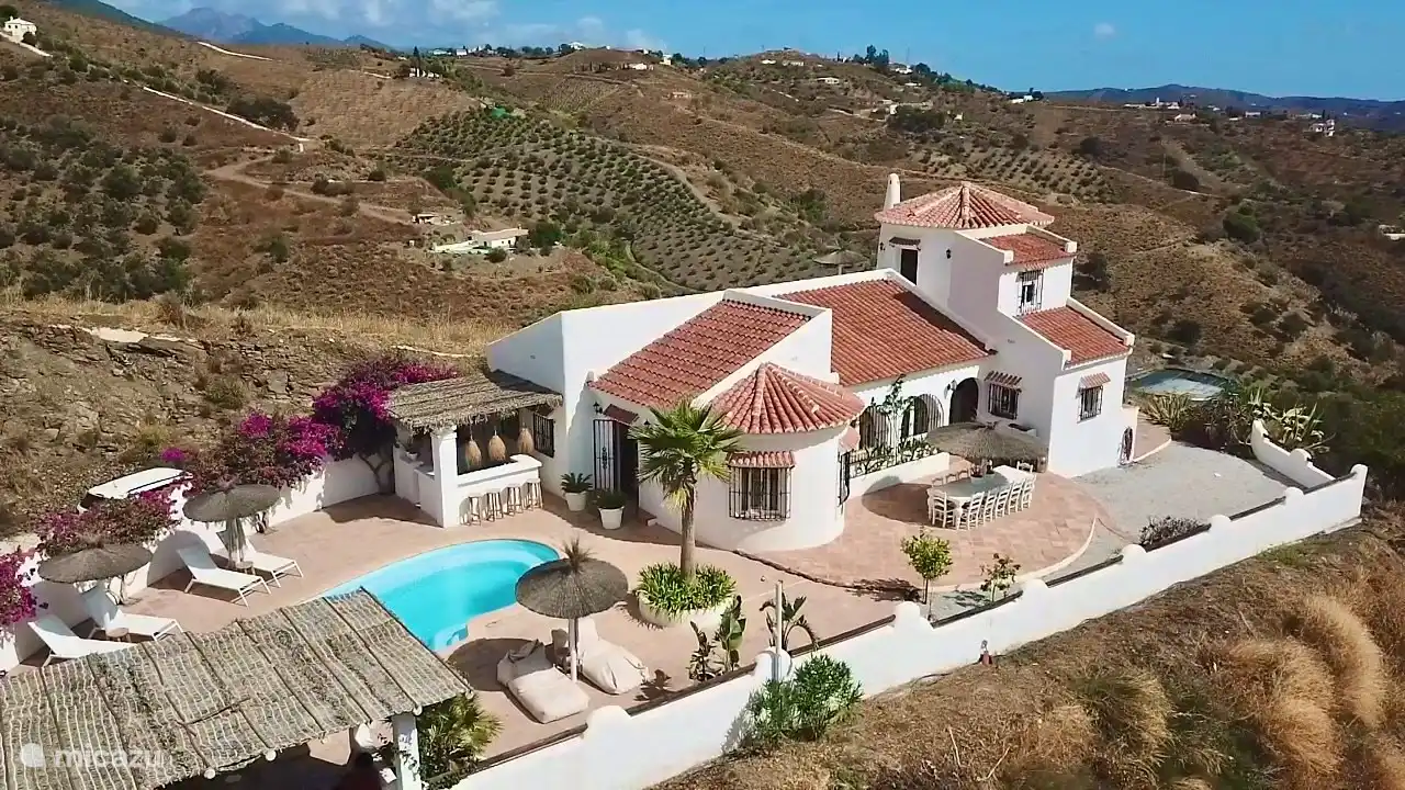 Am Fuße des La Maroma,