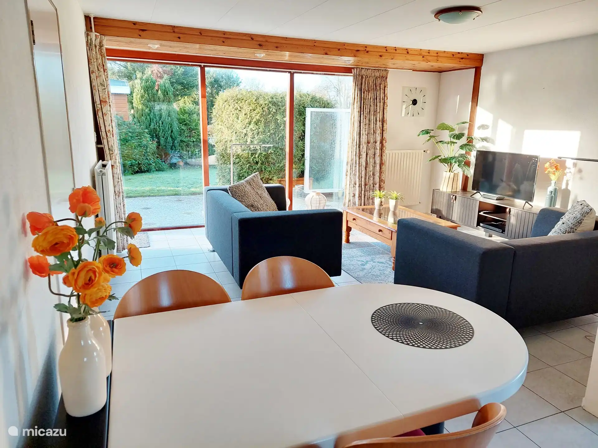 Eureka 8 Woonkamer met smart tv. gratis wifi