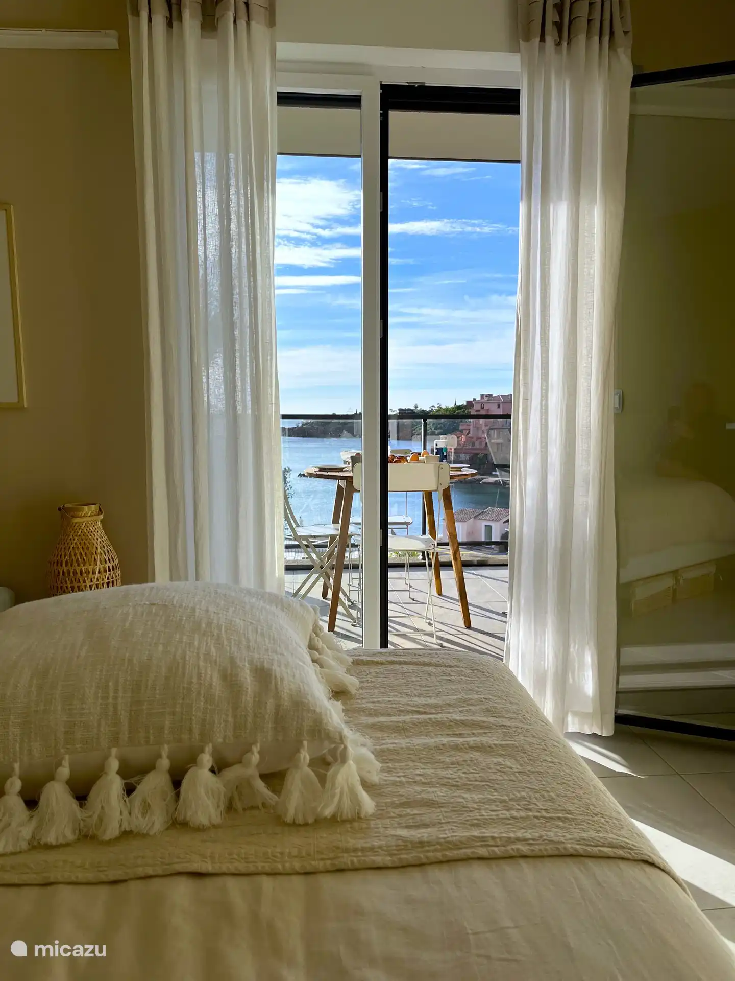 Auch das Hauptschlafzimmer hat eine schöne Aussicht