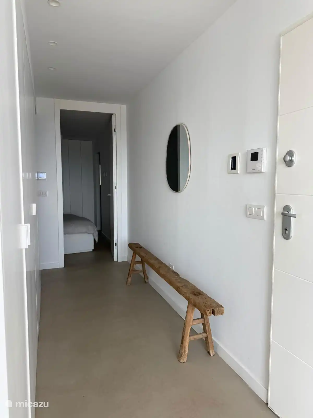 Inkom + toegang kamer 1