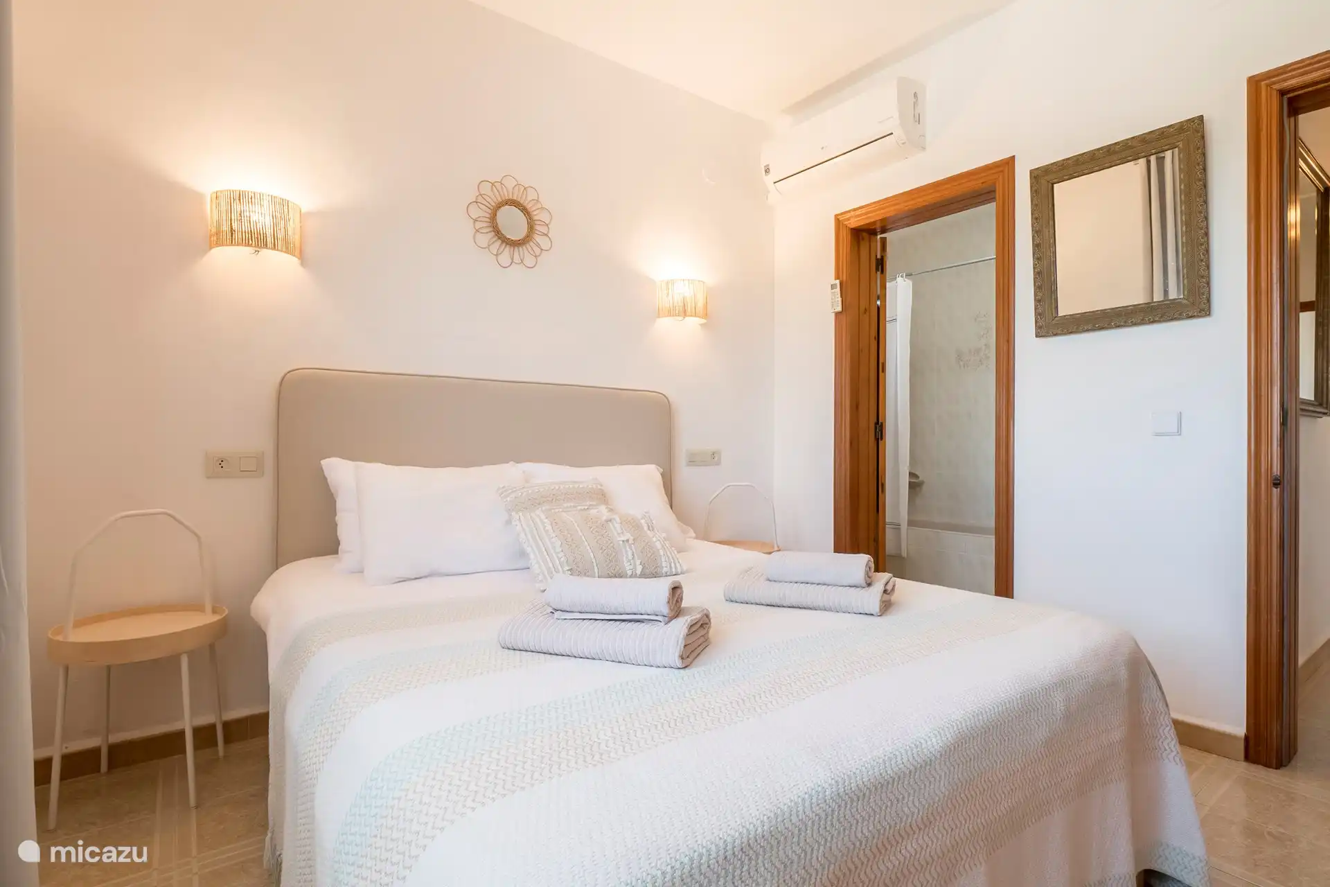 bedroom 1 box spring 1.6m