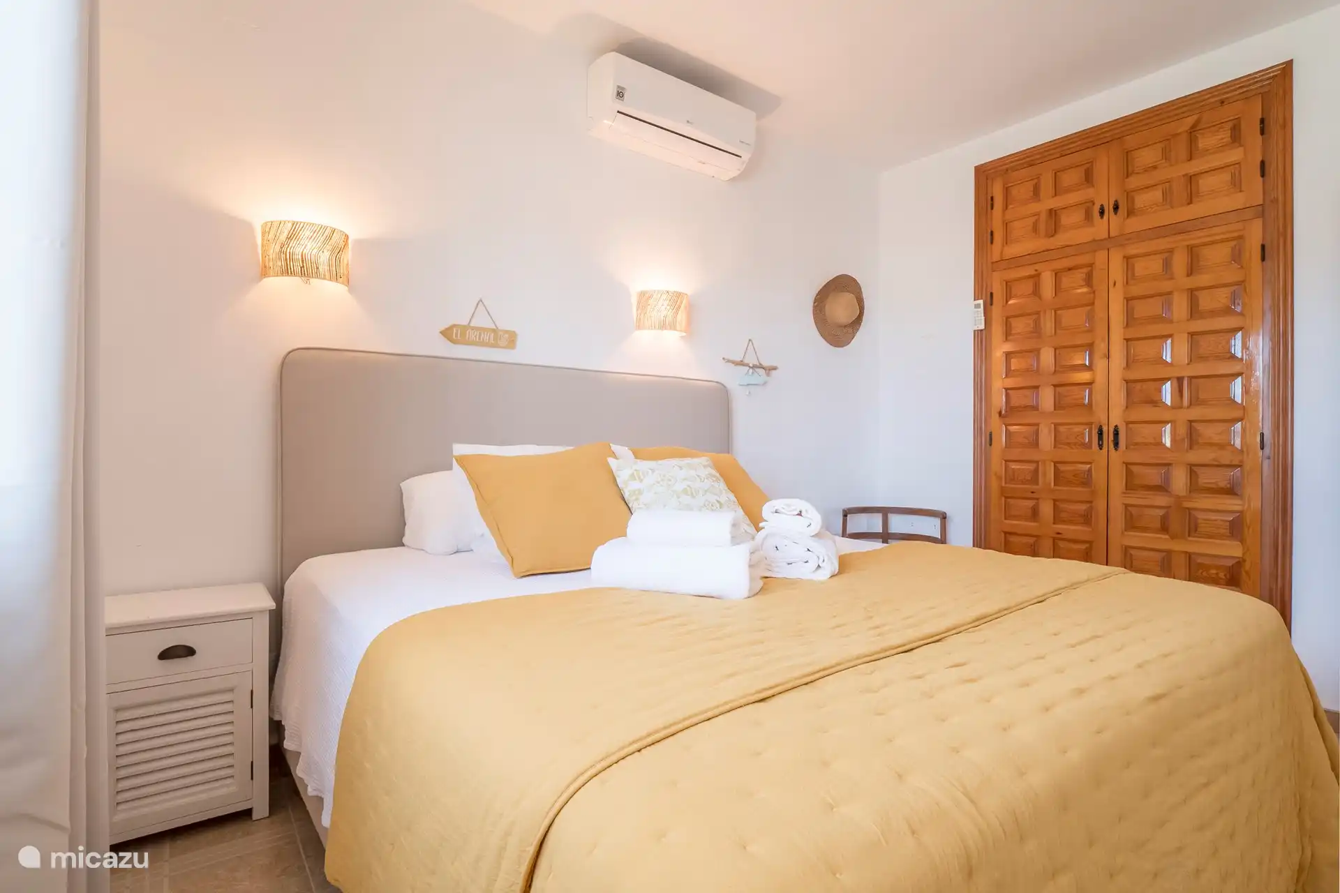 bedroom 2 box spring 1.80m