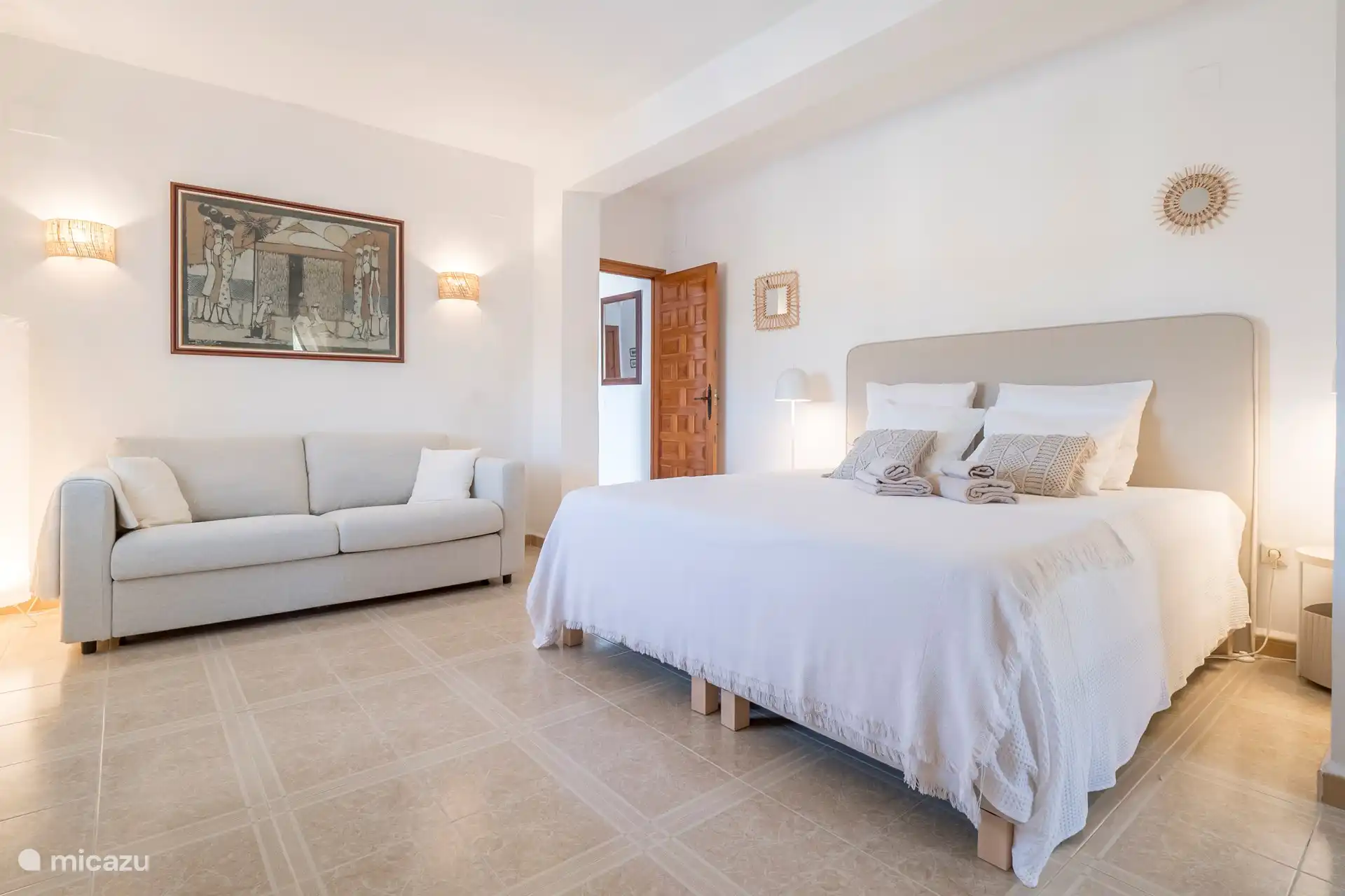 Bedroom 3 - Suite box spring 1.8m, level -1  