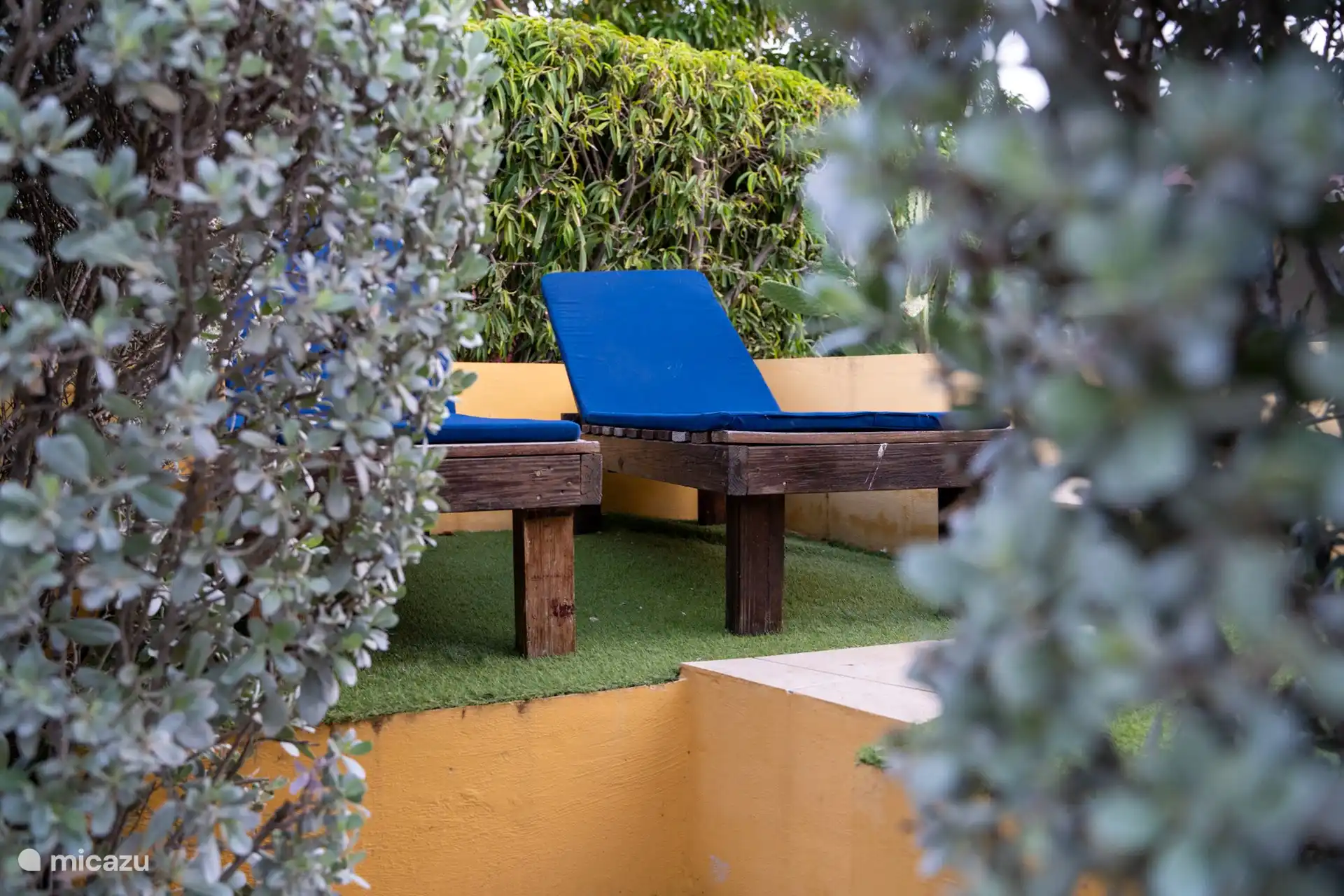 Egal, ob Sie sich sonnen, in der Hängematte lesen oder sich im Pool abkühlen möchten, dieser Außenbereich ist komplett für Ihren Komfort und Ihre Ruhe ausgestattet.