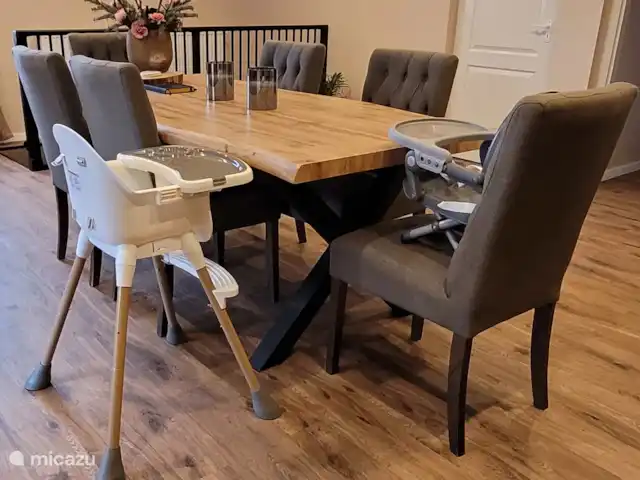 Gárdonyi Haz | Hongrie, Borsod-Abaúj-Zemplén, Sály - maison de vacances Table à manger avec sièges enfants sur demande - pour que les plus petits puissent également manger avec eux.