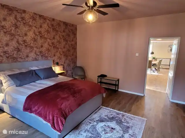 Gárdonyi Haz | Hongrie, Borsod-Abaúj-Zemplén, Sály - maison de vacances Chambre principale spacieuse avec tout le confort dont vous avez besoin. Tout comme les autres chambres, la cuisine, la salle de bain et les toilettes - toutes confortables et privées sous un même toit.