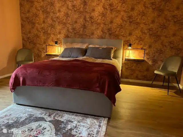 Gárdonyi Haz | Hongrie, Borsod-Abaúj-Zemplén, Sály - maison de vacances Chambre principale luxueuse avec un grand lit confortable et une atmosphère paisible pour une bonne nuit de sommeil.