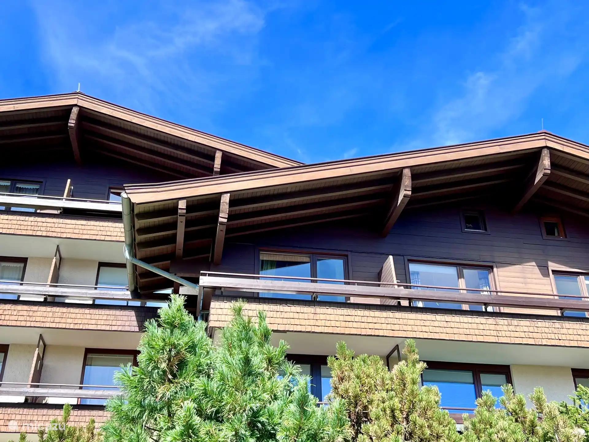 Aanzicht zomer, balkon pal op het zuiden, bovenste verdieping