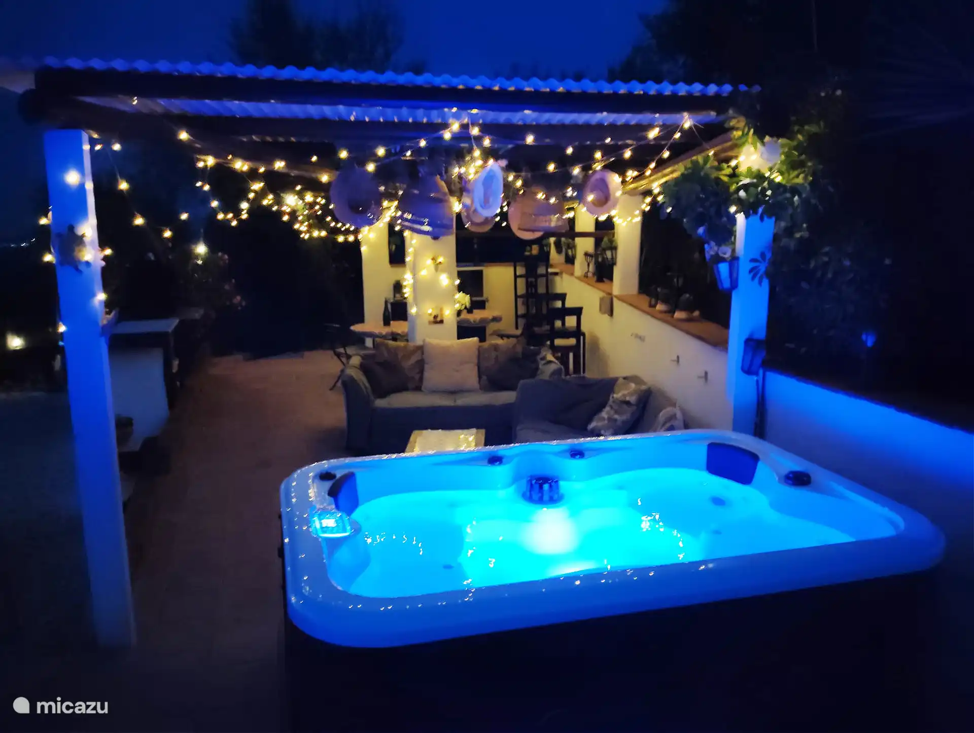 Whirlpool in der Nacht