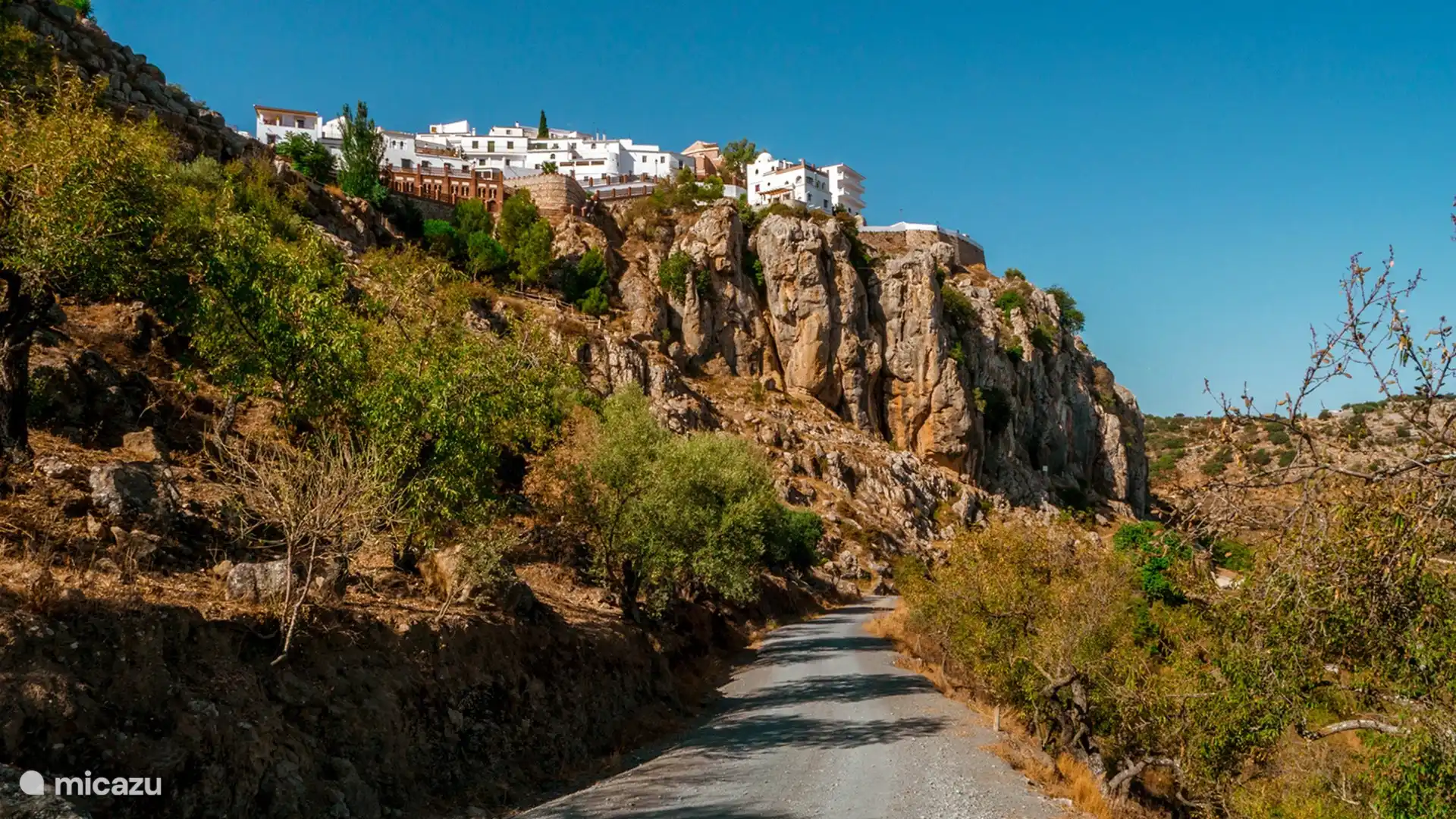 Zu Fuß von Vine Ridge nach Comares