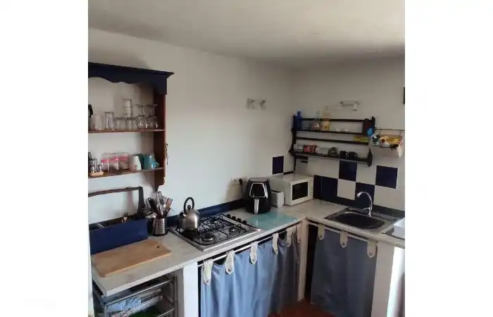 Gut ausgestattete Küche