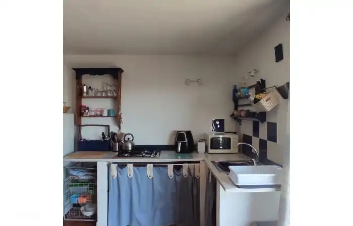 Gut ausgestattete Küche