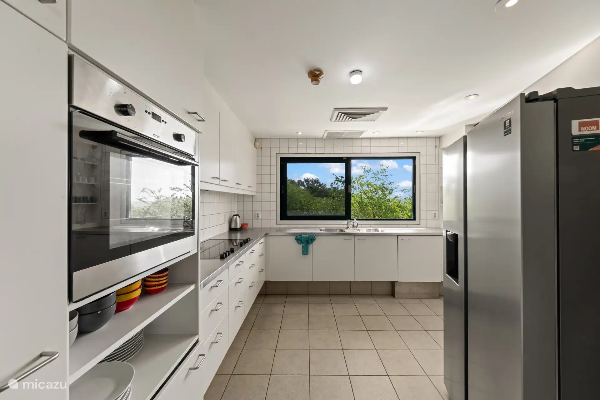 Cuisine entièrement équipée.