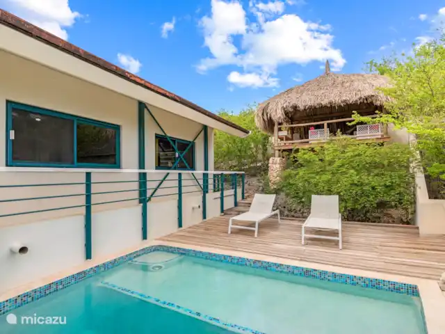 Villa Korsou, Plage de Cas Abou | Curaçao, Banda Abou (ouest), Cas Abao - villa Bassin profond sur le côté est de la villa avec vue sur l’océan.