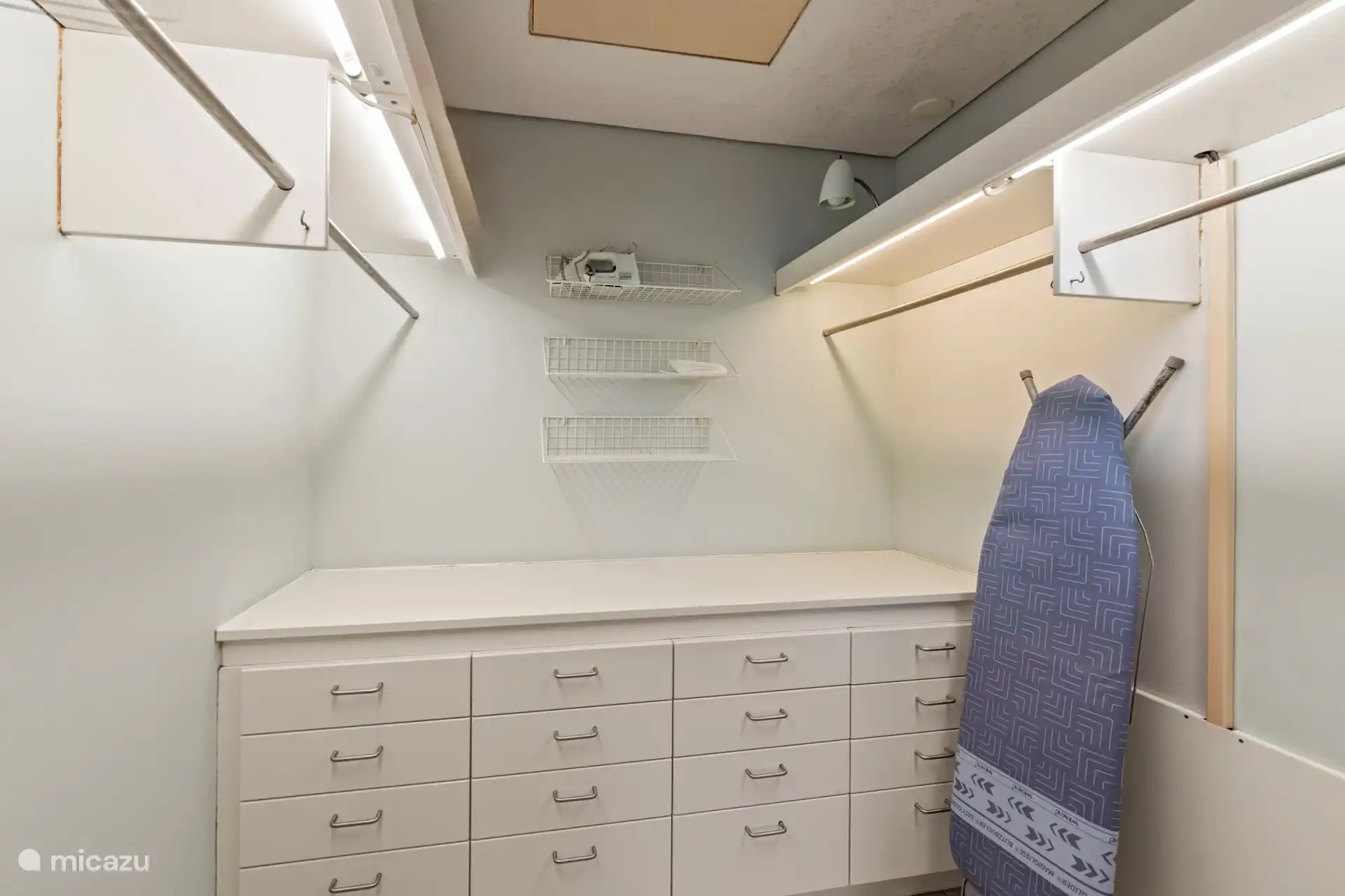 Begehbarer Kleiderschrank Schlafzimmer 2