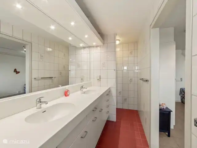 Villa Korsou, Plage de Cas Abou | Curaçao, Banda Abou (ouest), Cas Abao - villa Salle de bain 3 appartenant à la chambre 3.
