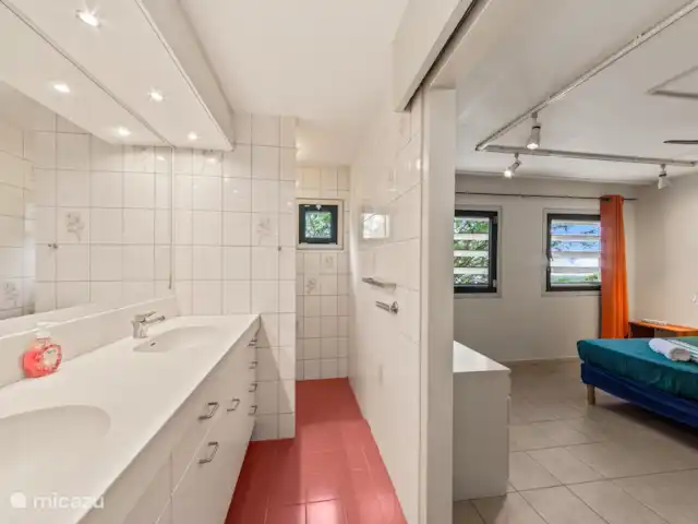 Villa Korsou, Plage de Cas Abou | Curaçao, Banda Abou (ouest), Cas Abao - villa Salle de bain 4 appartenant à la chambre 4.