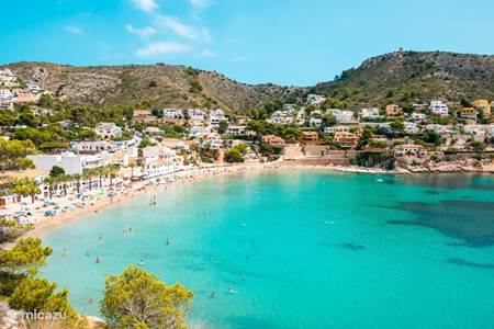 cozy restaurants and cafes in Moraira