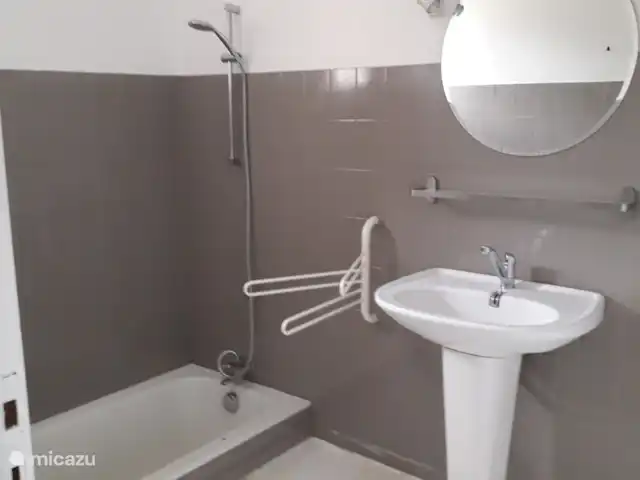 Villa Marie | France, Var, Cotignac - villa 2e salle de bain, 1er étage