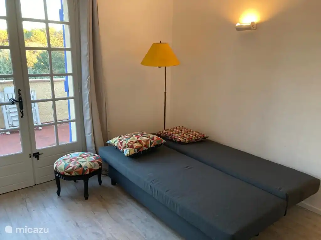 sofa bed solarium room (top floor)