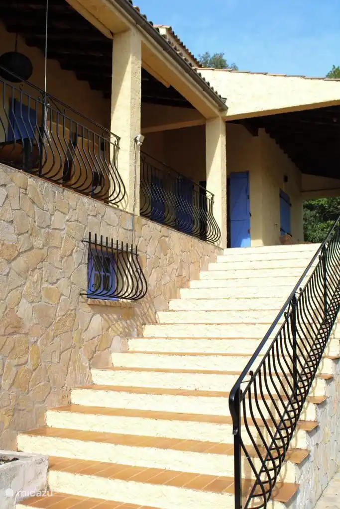 Entrance first floor