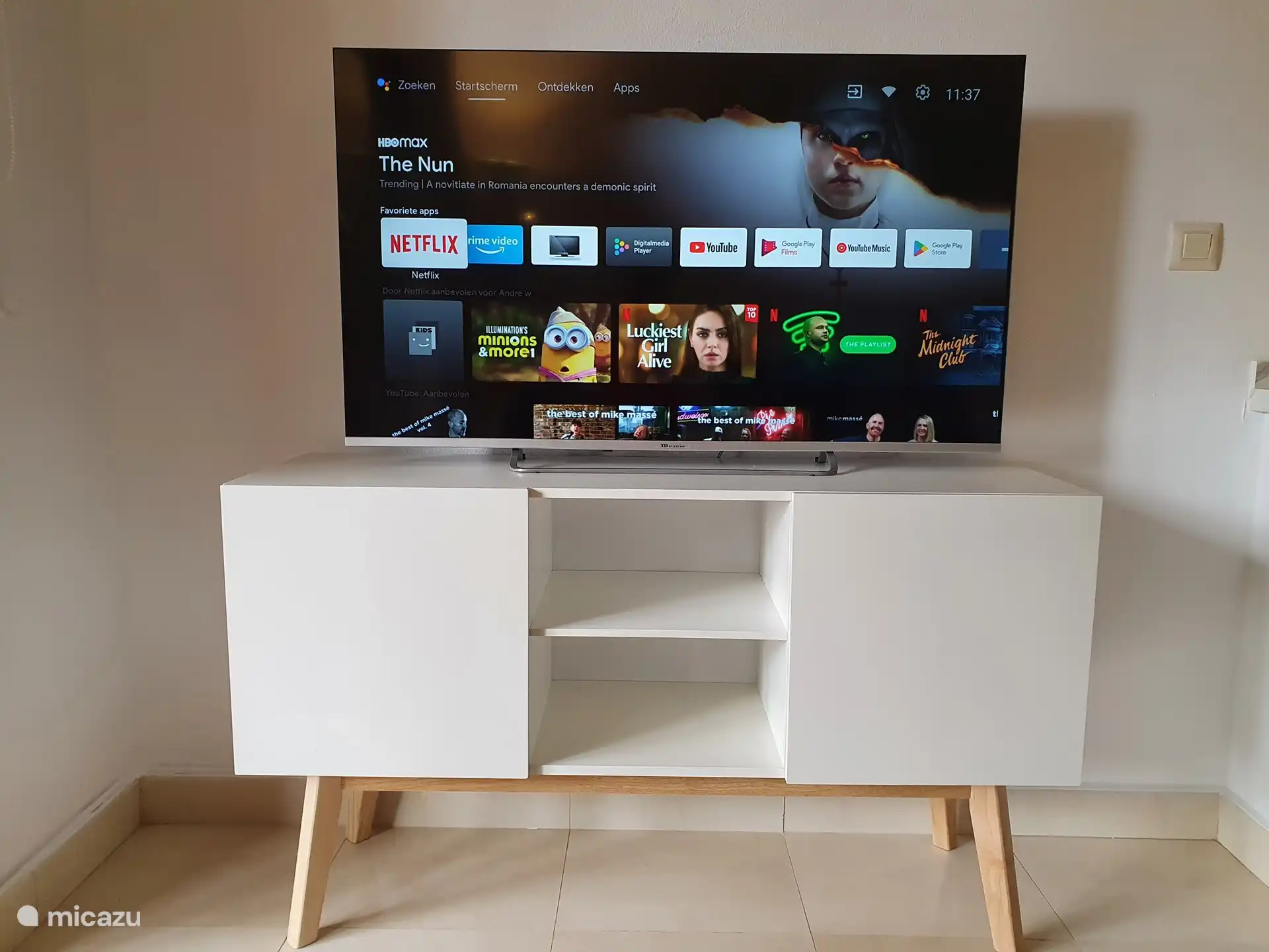 TV avec diverses applications