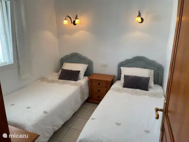Villa, très bien situé, piscine privée | Espagne, Costa Blanca, Moraira - villa Chambre double dans l'appartement au niveau de la piscine.